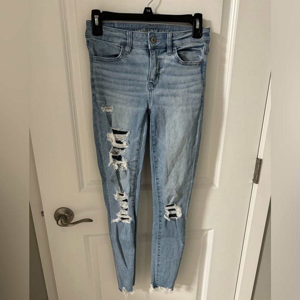 American Eagle Outfitters Next Level Stretch size 0 Regular Ripped Skinny Jeans